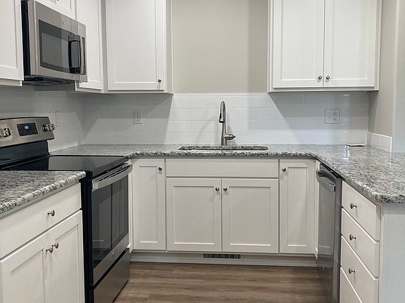 4th image of 1003 S Rimes Ave