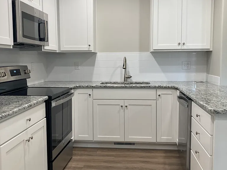1003 S Rimes Ave — Photo 4