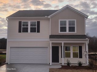 809 Schoolfield Dr, Sneads Ferry, NC 28460