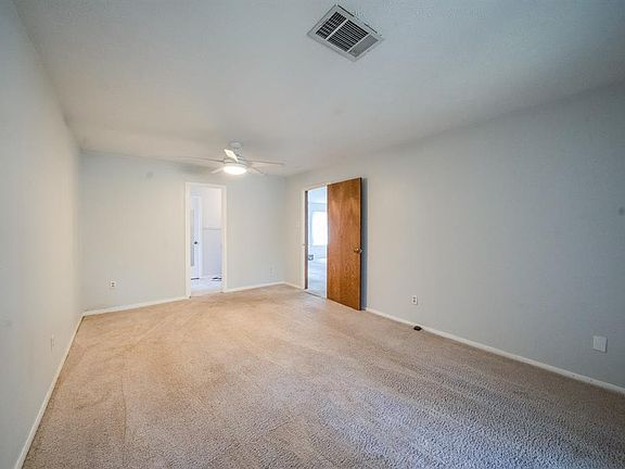 5th image of 2130 Lake Hills Dr