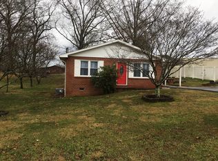 126 Witherspoon Dr, Kingsport, TN 37663