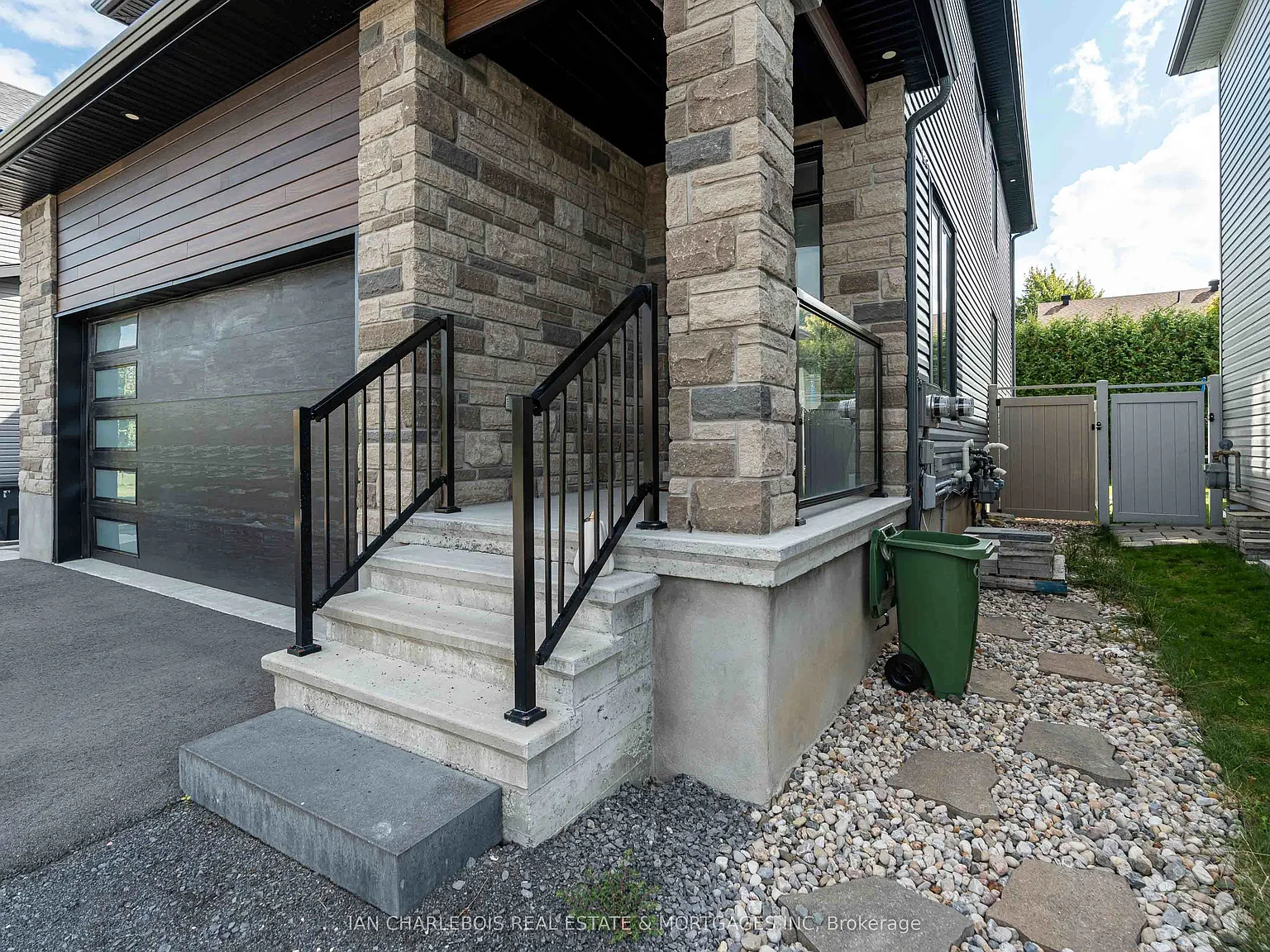 3 bed, $2,495 — Photo 3