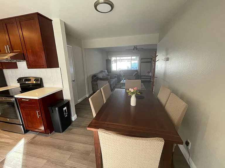 110 Gladys Ave #A — Photo 18