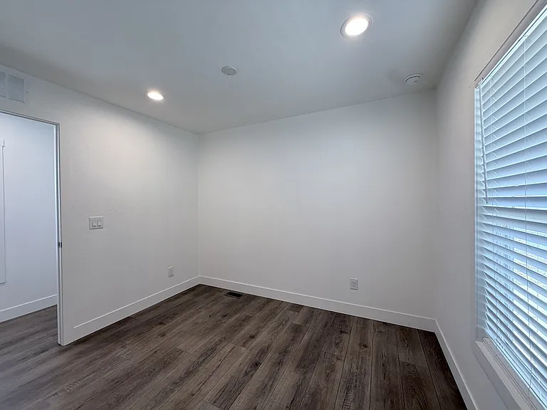 2060 N Center St #410 — Photo 16