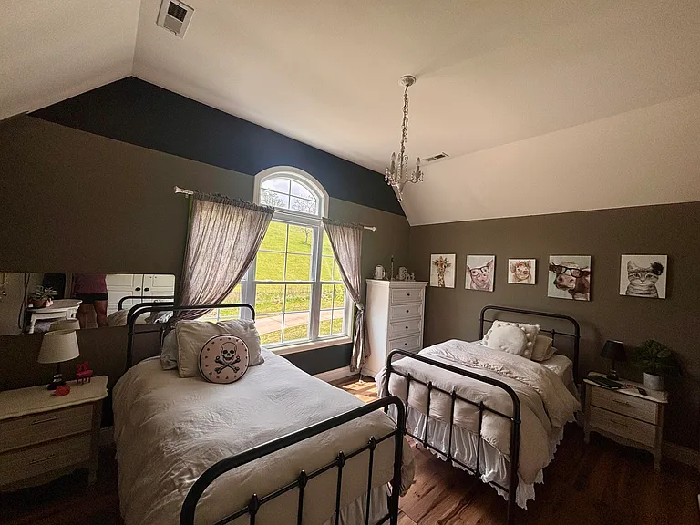 877 Porter Rd — Photo 35