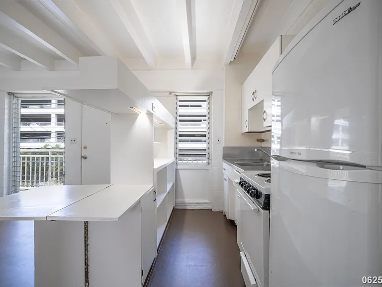 629 Piikoi St #L — Photo 10