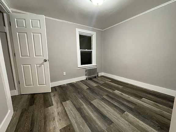 4th image of 590 Christopher St Floor 1