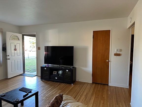 5th image of 3027 Aliso Dr NE