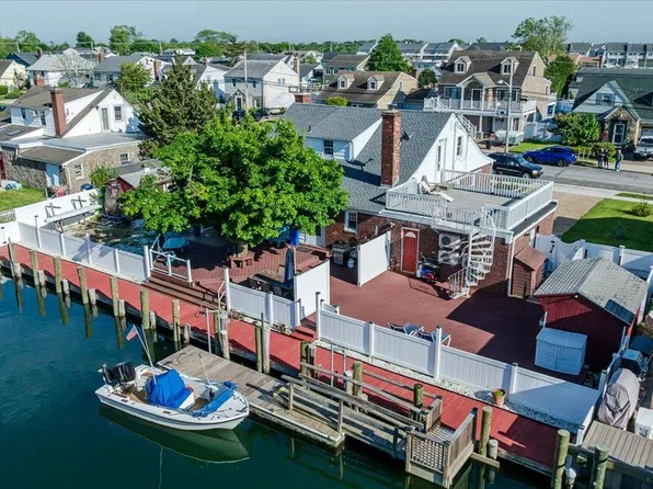 48 W 3rd Street, Freeport, NY 11520
