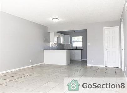 4th image of 1441 NW 22nd St APT 14