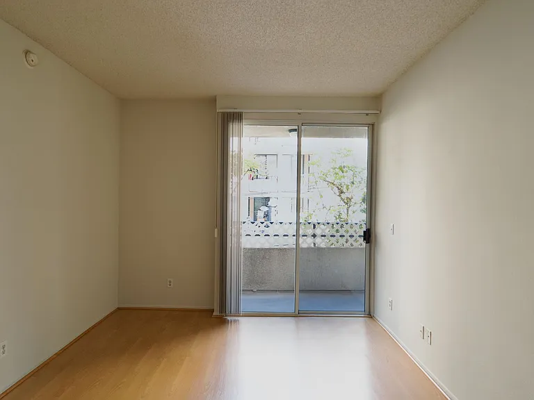553StAn — Photo 32