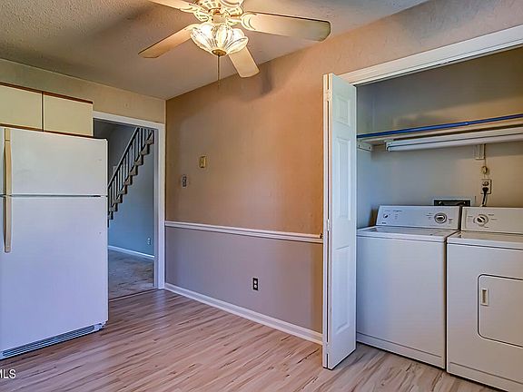 5th image of 1118 Genesis St