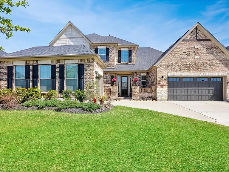 1815 Carriage Oaks Ln — Photo 1