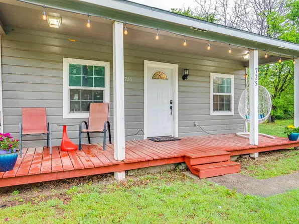 725 Churchill Rd, River Oaks, TX 76114