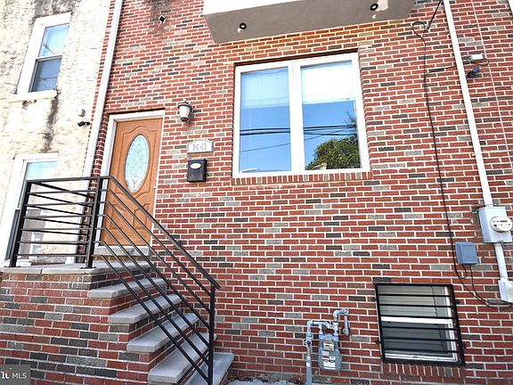 2nd image of 2649 Mercer St
