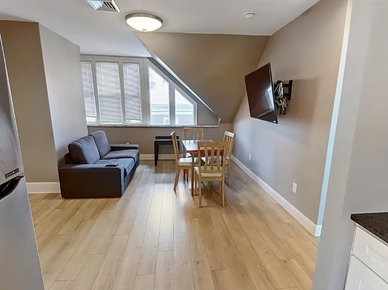 29 Creighton St #3A — Photo 6