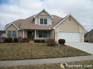1960 Willow Bay Dr, Defiance, OH