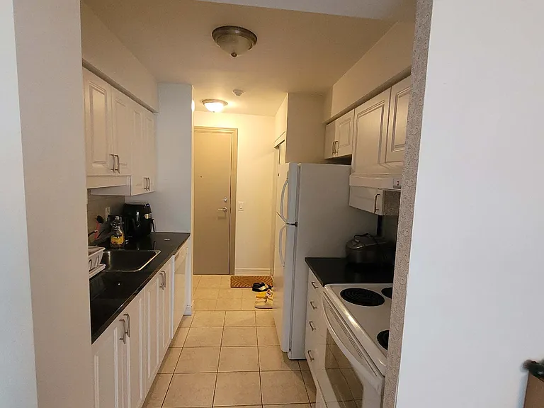 70 Town Centre Ct #1106 — Photo 4