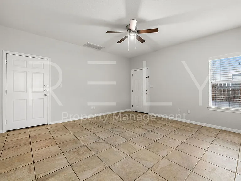PM2-LH412 Carl Shipp Dr — Photo 4