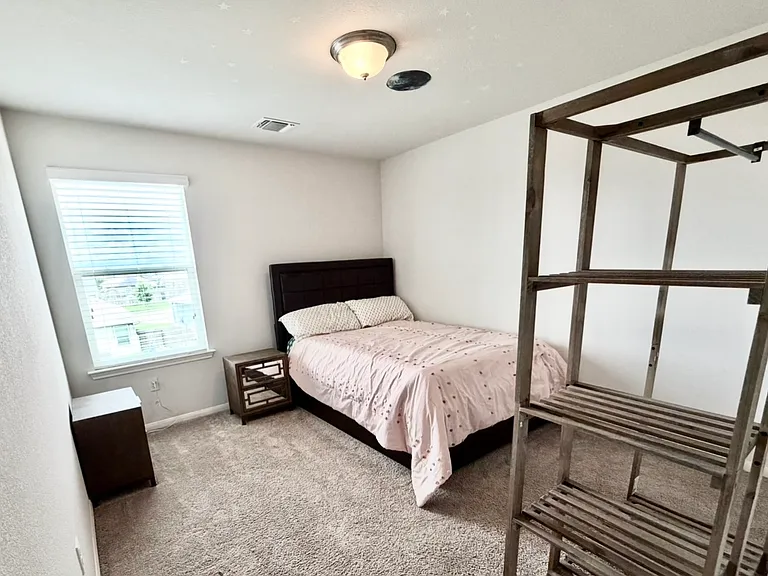 726 Liard River Rd — Photo 9