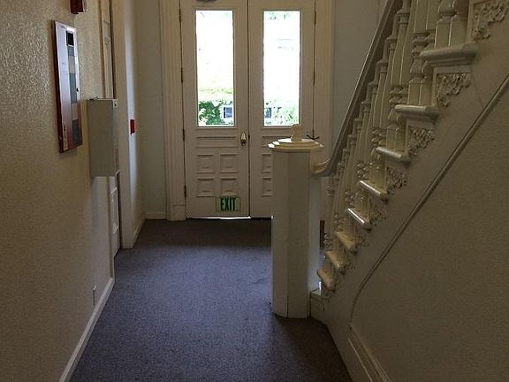 5th image of 1120 Oak St #2