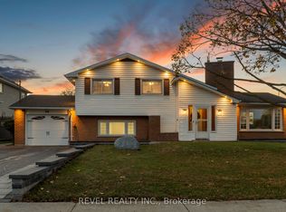 68 Applewood Cres, Whitby, ON L1N2E6