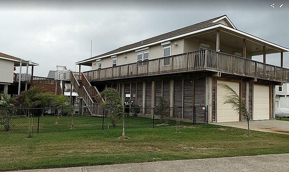 1st image of 326 Admiral Cir
