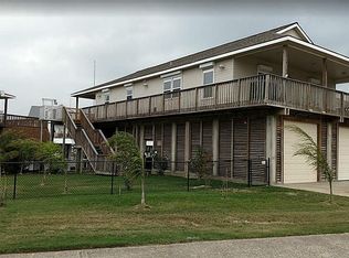 326 Admiral Cir, Tiki Island, TX 77554