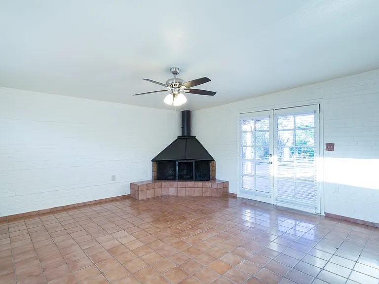 535 N Cimarron St — Photo 14