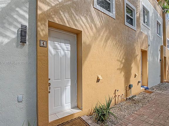 2nd image of 2945 Coconut Ave APT 4