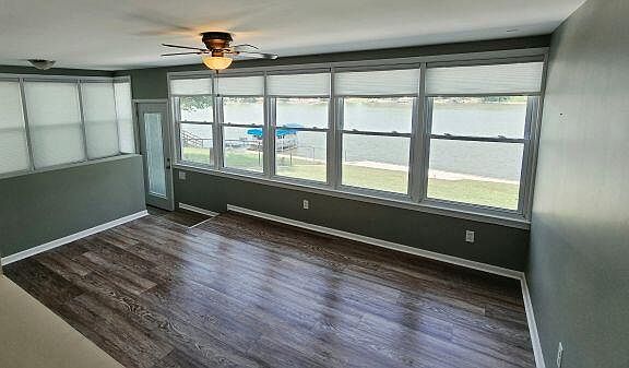 3rd image of 363 W Lakeview Dr