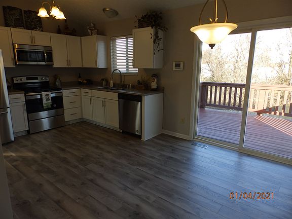 3rd image of 1061 Capitol Ave