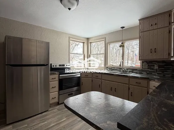 506 6th St W, Hastings, MN 55033