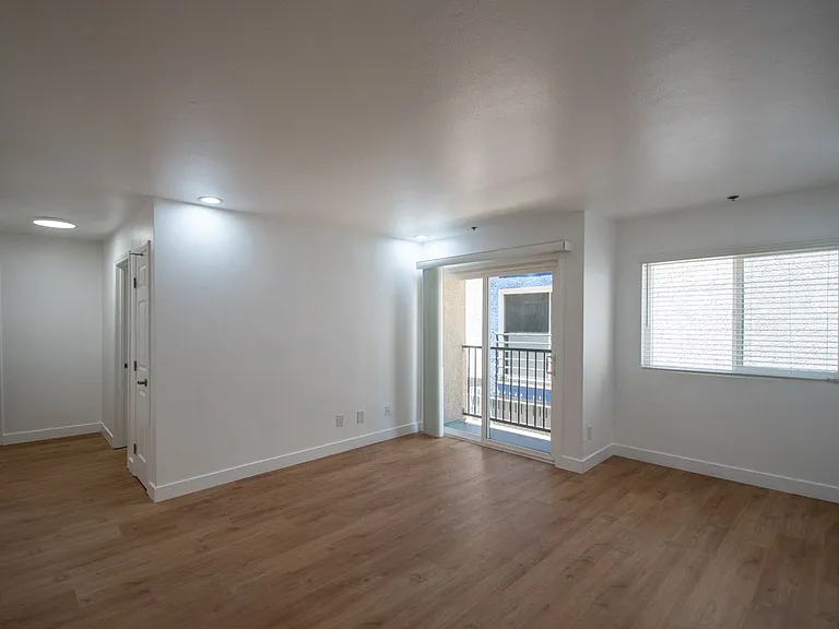 11035 Otsego St — Photo 18