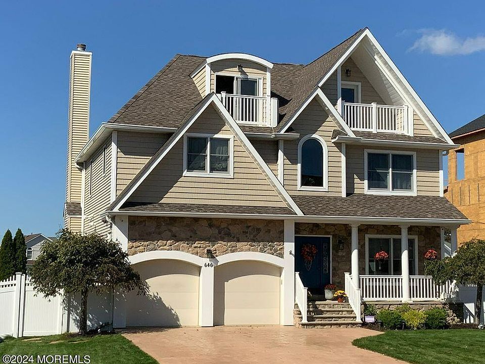 1st image of 646 Bayview Drive