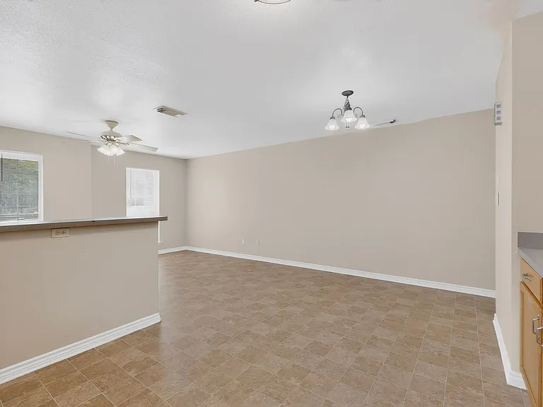 117 W Wilson Ave — Photo 12