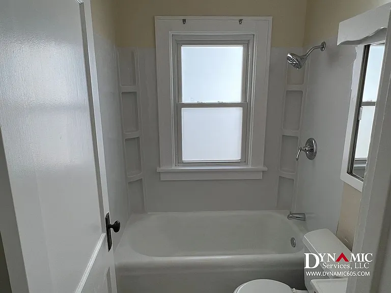 1917 S Duluth Ave — Photo 16