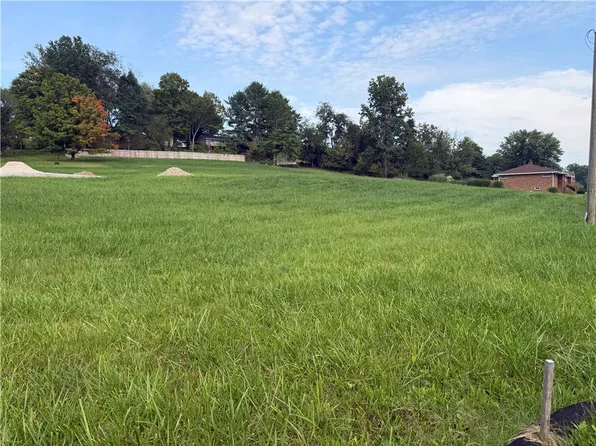 205 McClelland Rd, Canonsburg, PA 15317