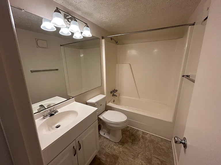 Huntingwood Apartments — Photo 28