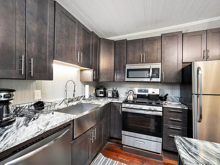 128 Sheppard St #B — Photo 17