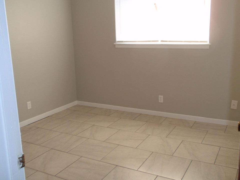 1st image of 342 Craddock Ave