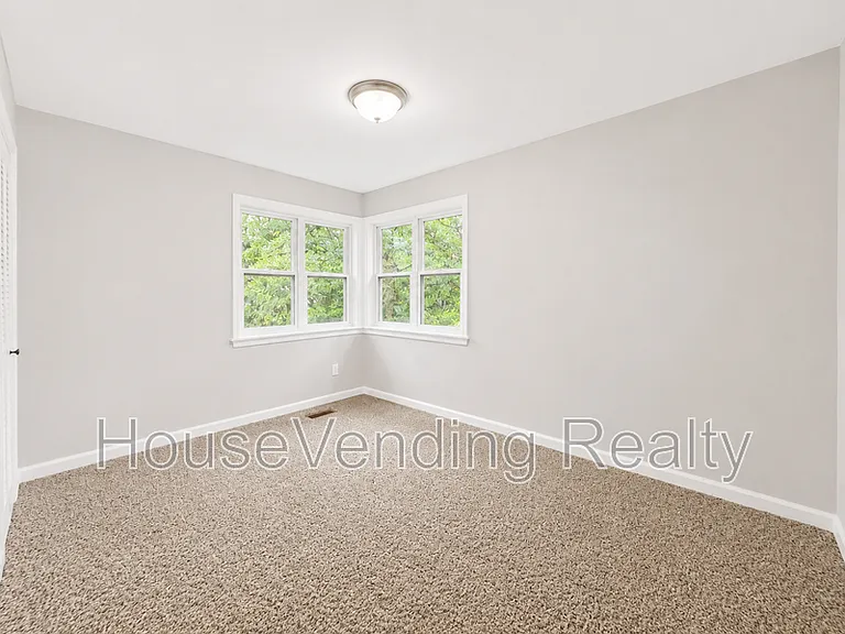 619 Tarpley St — Photo 15
