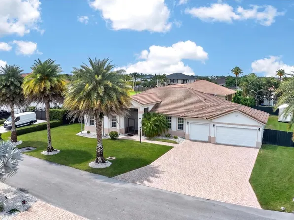 12922 SW 221st St, Miami, FL 33170