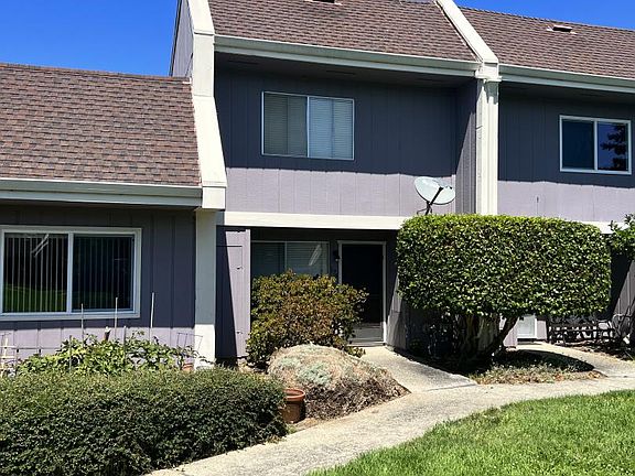 2nd image of 174 Harbor Oaks Cir