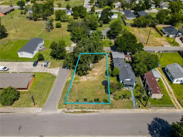 1400 W 18th St, Bryan, TX 77803