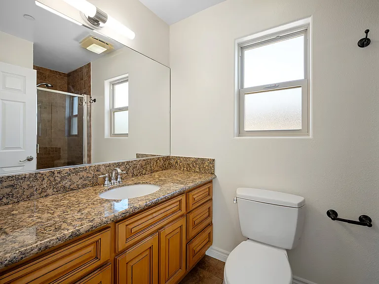 345 W Loraine St #3 — Photo 28
