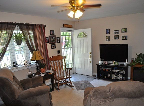 3rd image of 3 Seneca Manor Dr