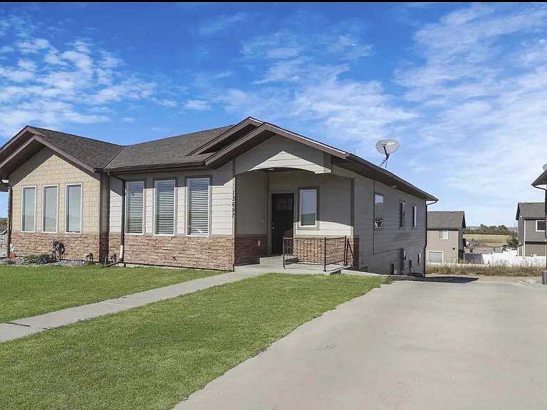 13697 Karen St — Photo 18