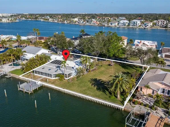 521 Harbor Dr N, Indian Rocks Beach, FL 33785