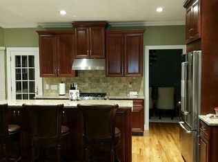 44 Norwich St, South Huntington, NY 11746